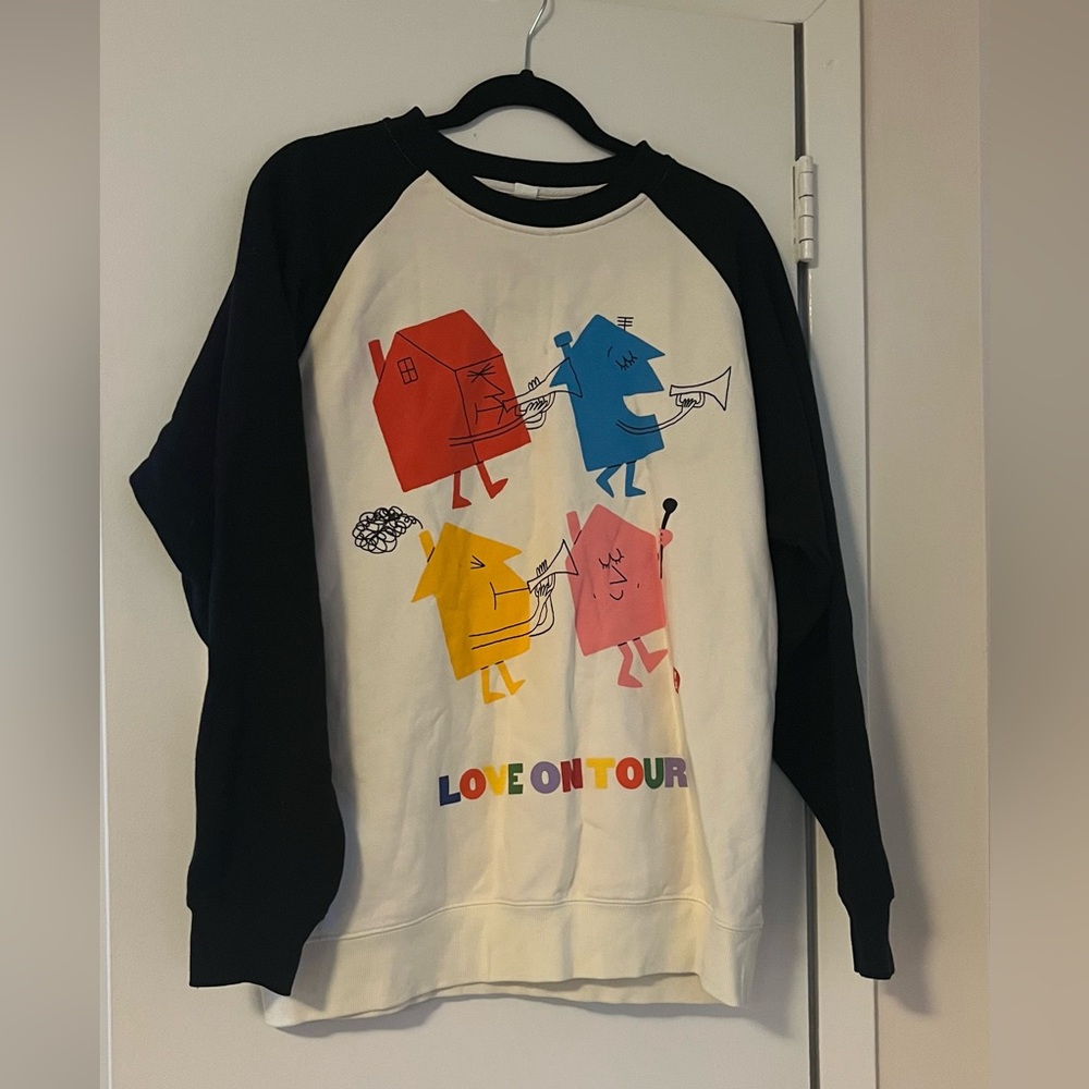 Harry Styles Love on Tour 2023 Sweatshirt Size Medium European Leg Like New!